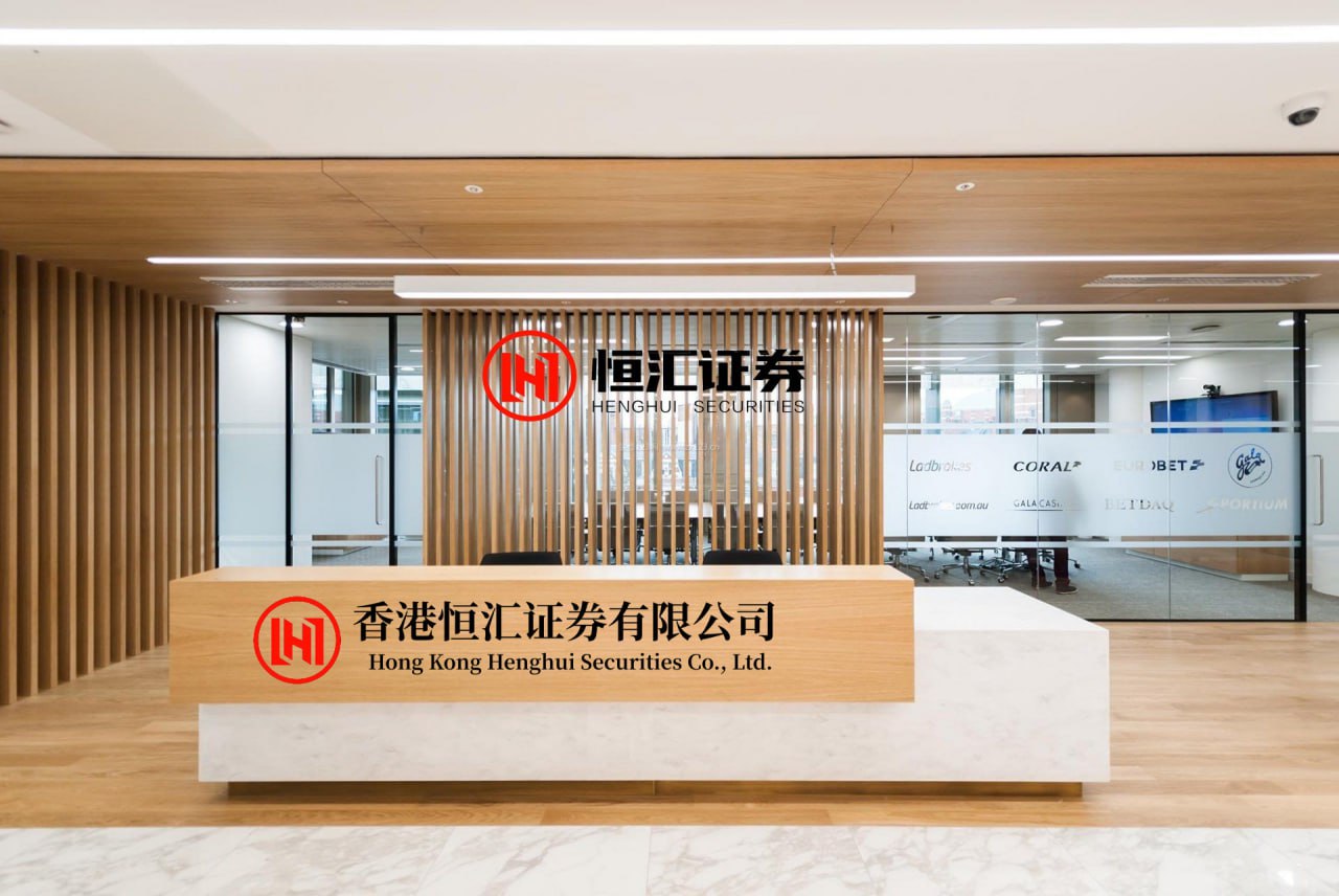 创牛配资 原油暴涨超30%！特朗普：这是“小小的代价”